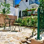 Luxury Minerva Gardens *