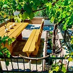 Luxury Minerva Gardens *