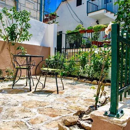 Luxury Minerva Gardens *