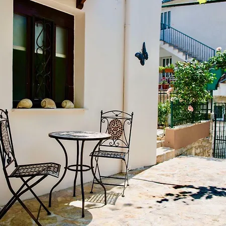 Luxury Minerva Gardens