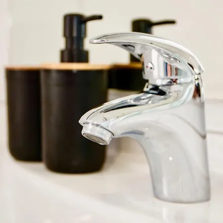 Luxury Minerva Gardens Apartment *