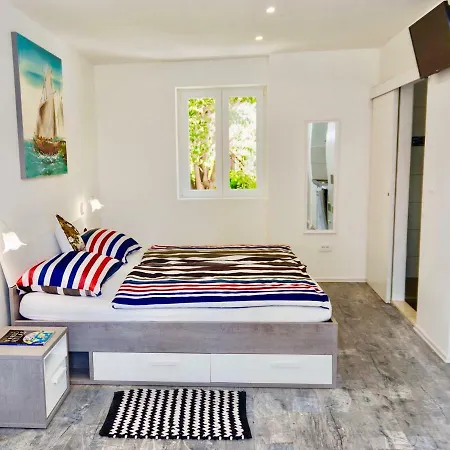 Luxury Minerva Gardens شقة