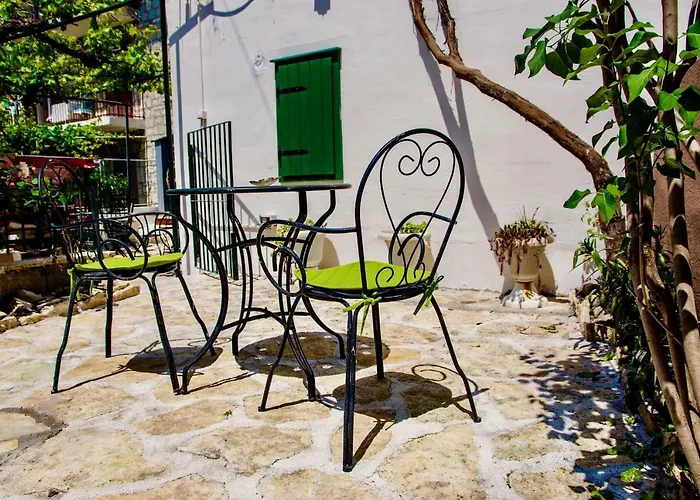 Luxury Minerva Gardens *