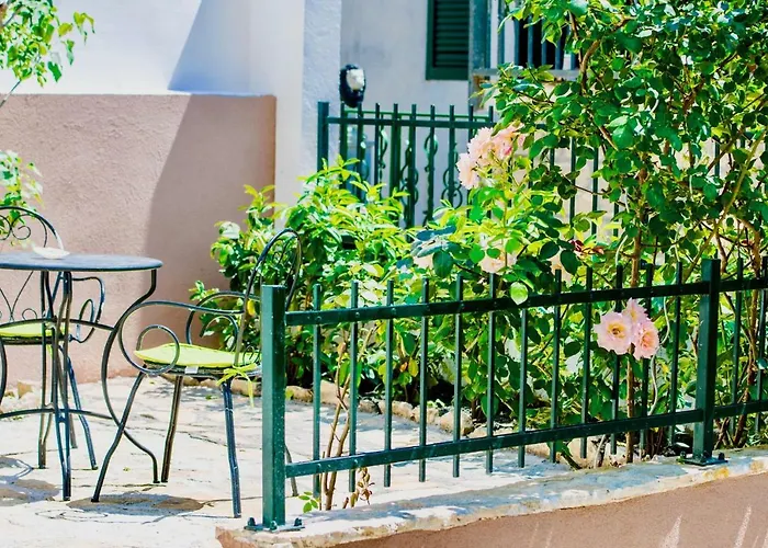 Luxury Minerva Gardens